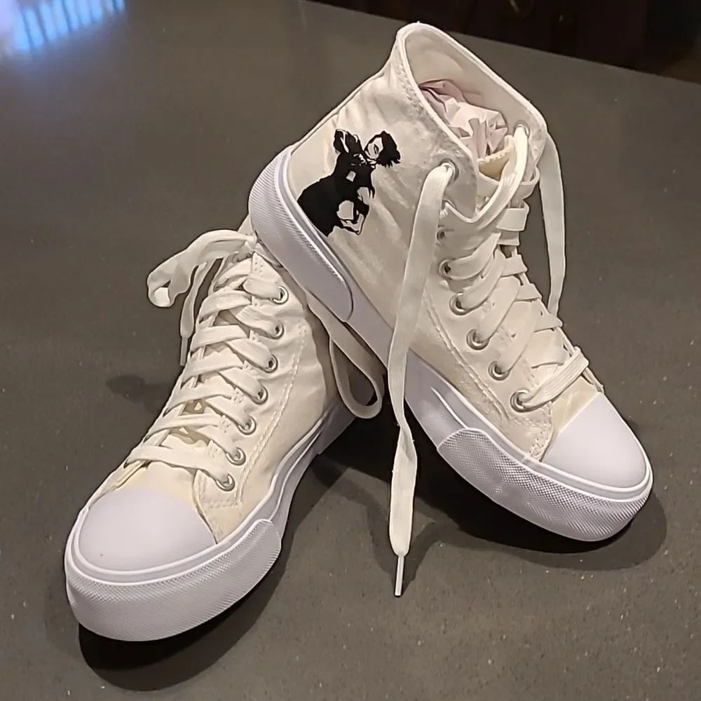 ZY sz 6M  womens high top upper canvas, sole rubber Sneakers